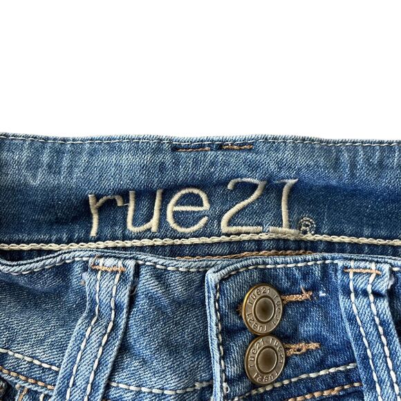 Rue21 Jean Short Junior 3 Mid rise Distressed (Sz 3/4 W13) - Picture 3 of 6